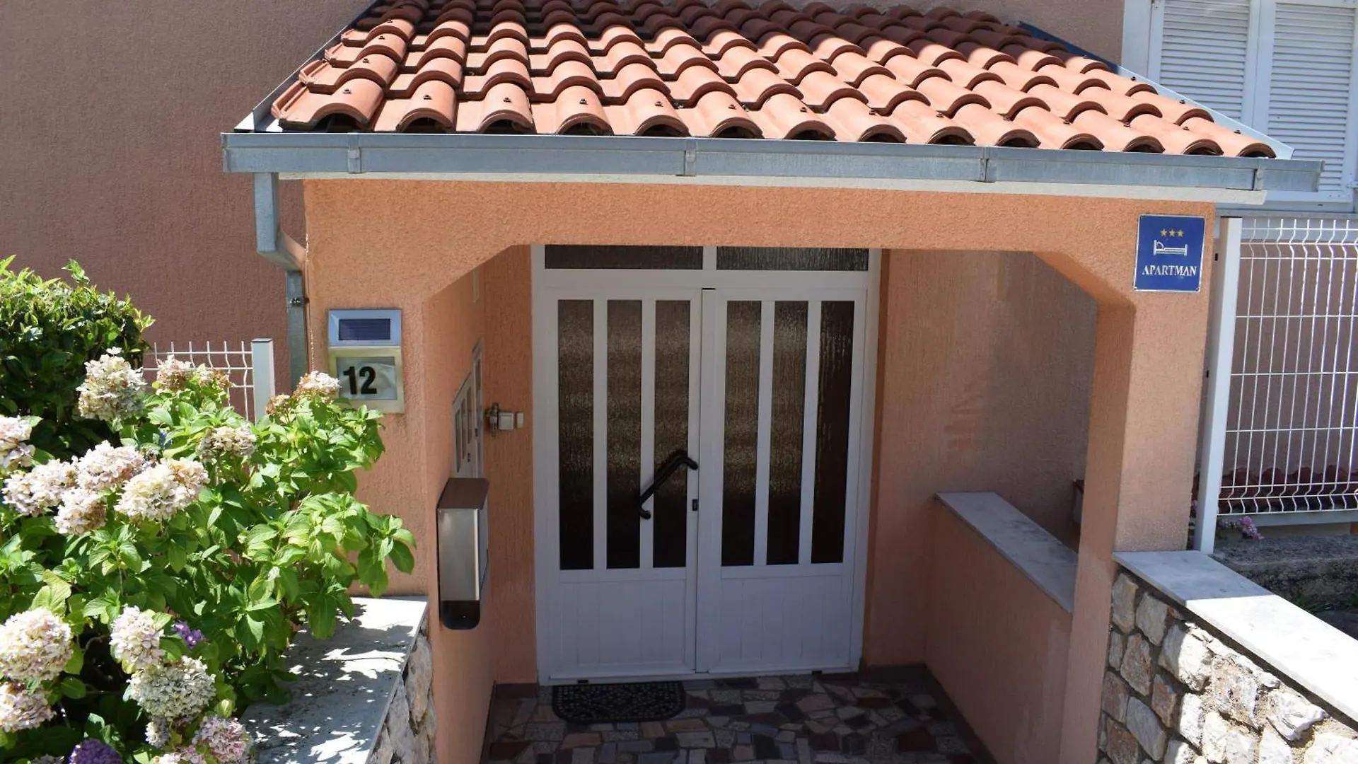 Apartments Lavanda Novi Vinodolski 0*, Crikvenica